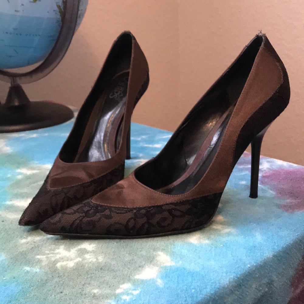 Carlos Santana brown and black lace detail heels